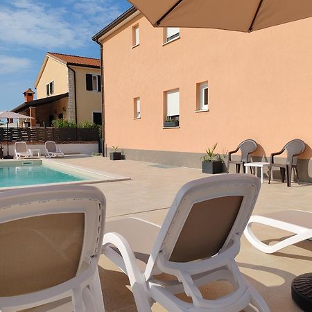 Apartments Oleander Lovrecica-Residence With Pool Exteriér fotografie