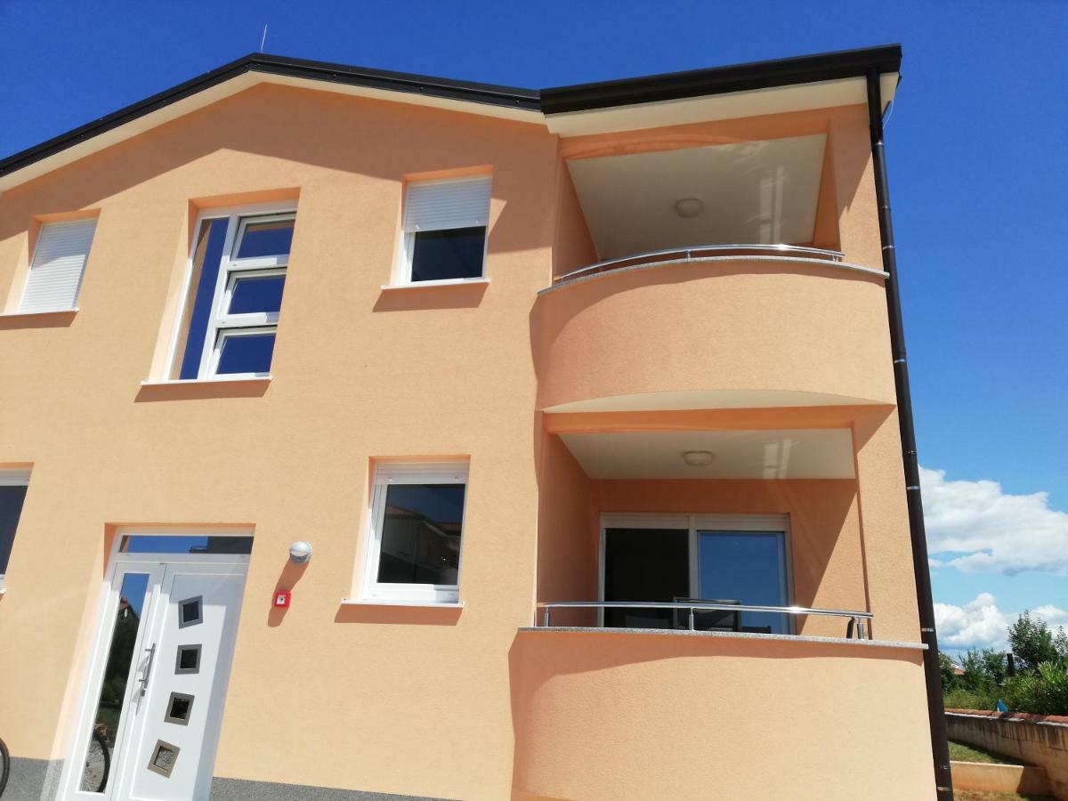 Apartments Oleander Lovrecica-Residence With Pool Exteriér fotografie
